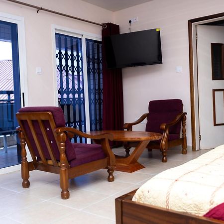 Hotel Barmoi Фритаун Экстерьер фото