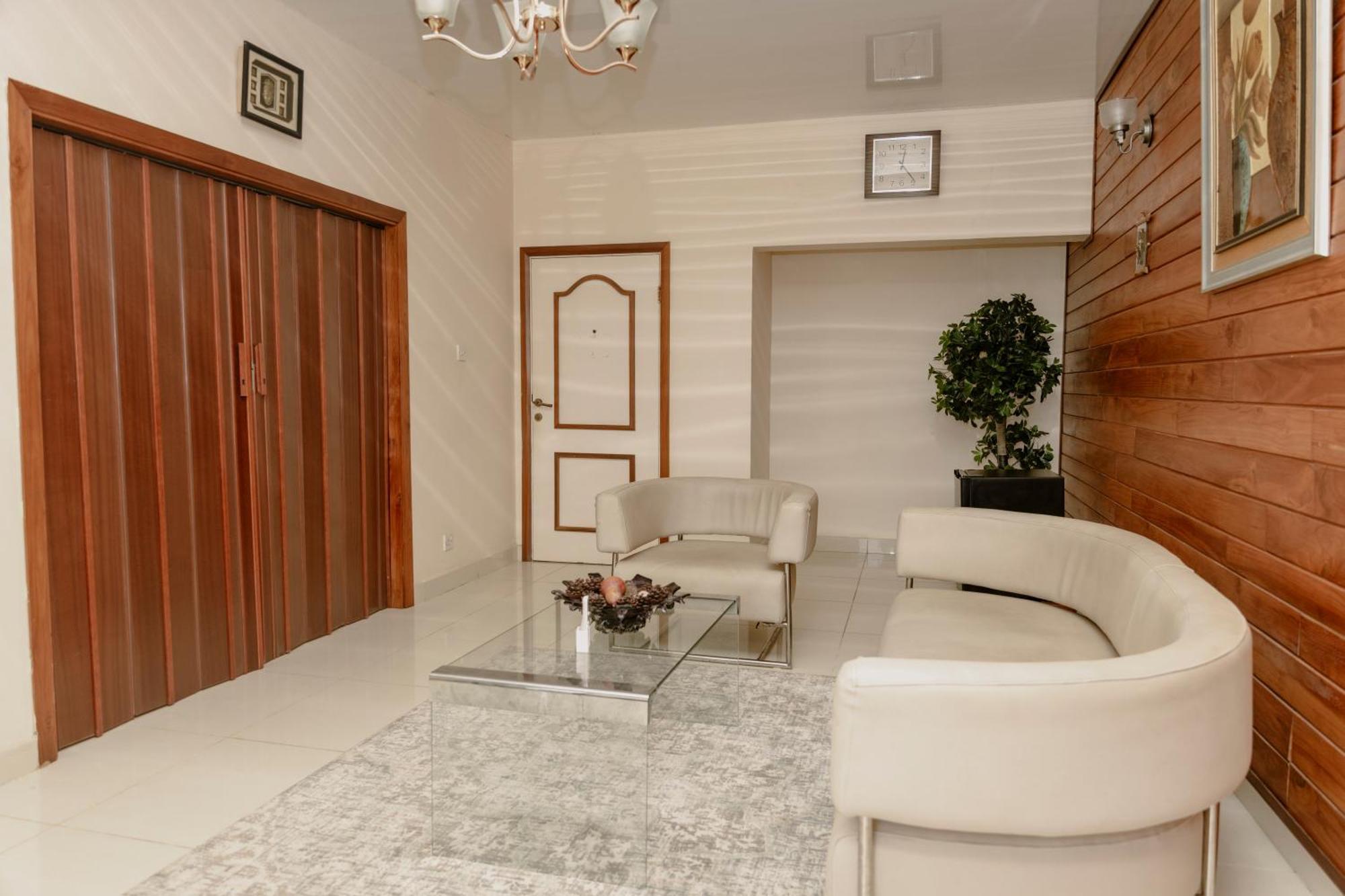 Hotel Barmoi Фритаун Экстерьер фото