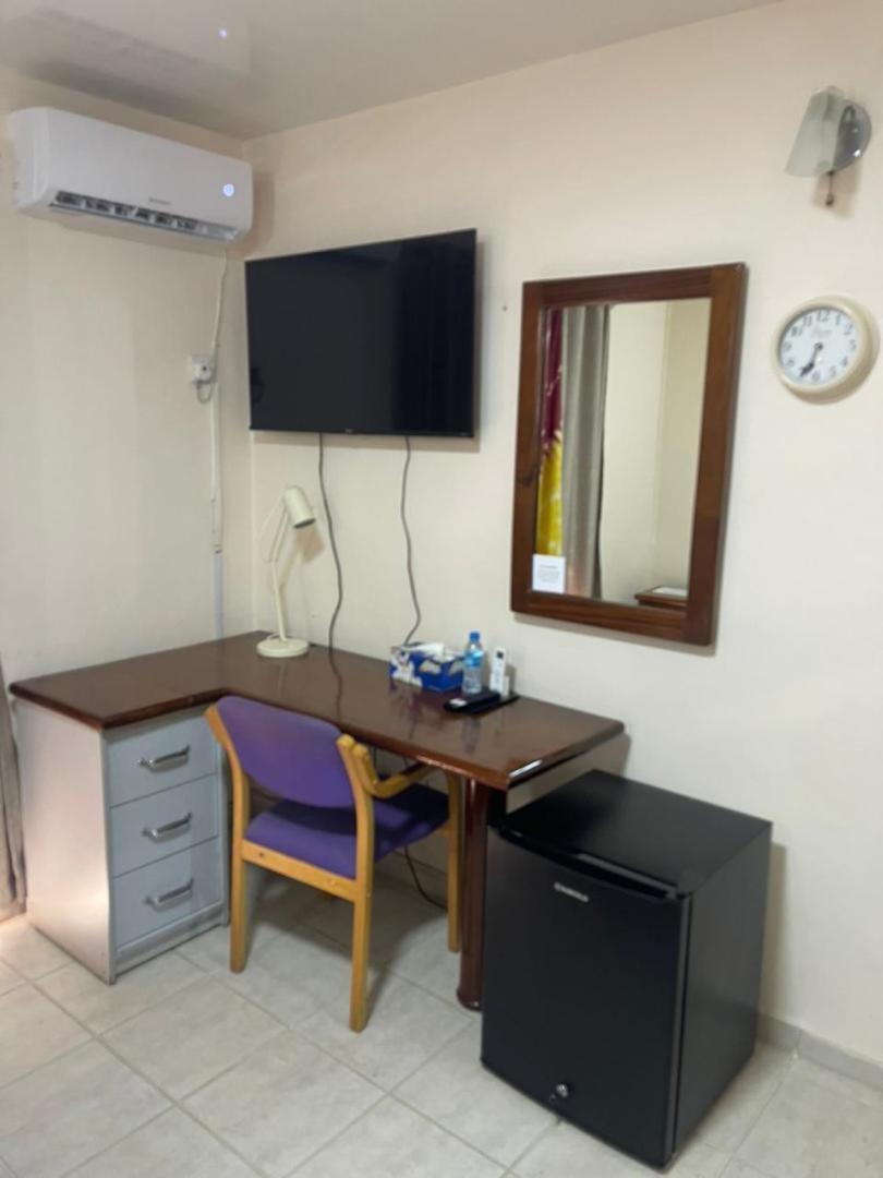 Hotel Barmoi Фритаун Экстерьер фото