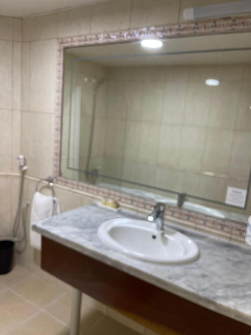 Hotel Barmoi Фритаун Экстерьер фото